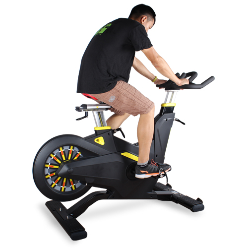 磁控動感單車 五檔阻力可調 20kg全包式後置精鋼大飛輪大圖展示1