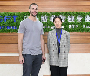 澳大利亞客戶來中國進口草莓视频APP在线下载健身房器材