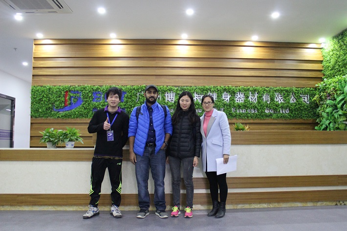 巴基斯坦客戶來中國進口健身器材