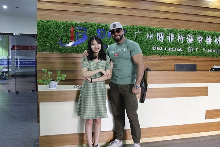 埃及客戶來中國采購健身器材